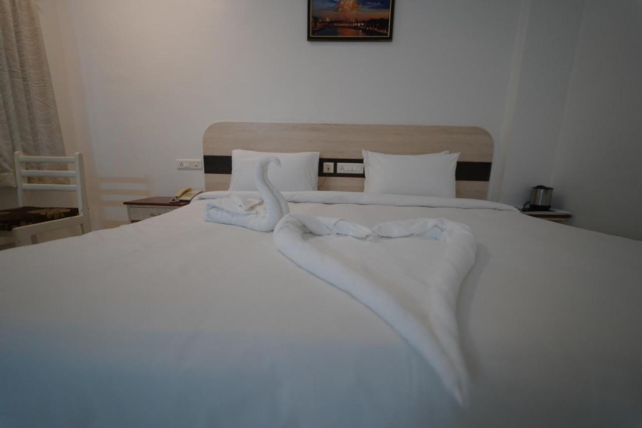 Hotel Palmyra Grand Inn Тирунелвели Экстерьер фото