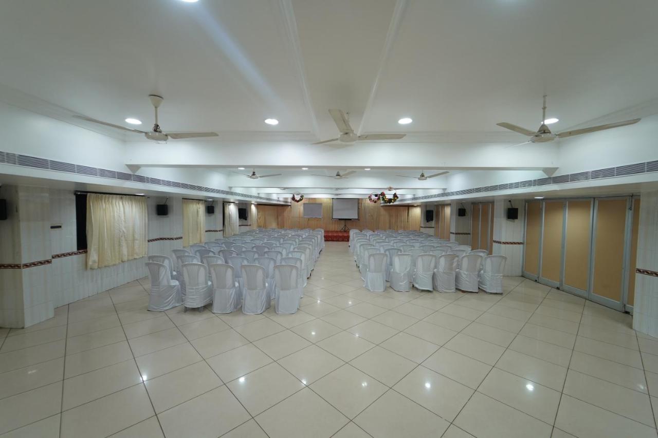 Hotel Palmyra Grand Inn Тирунелвели Экстерьер фото